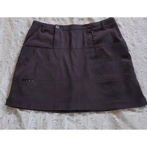 short skirt for women,DKNY GOLF,size 12 ,Polyester, Pockers 15 Inch Waist.